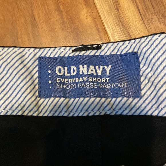 Shorts - Picture 3 of 3